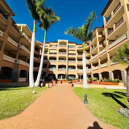El Nautico Coral - Oceanview Escape Apartment