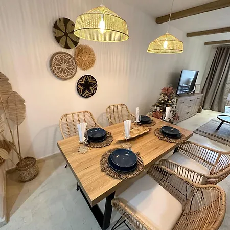 El Nautico Coral - Oceanview Escape Apartment *