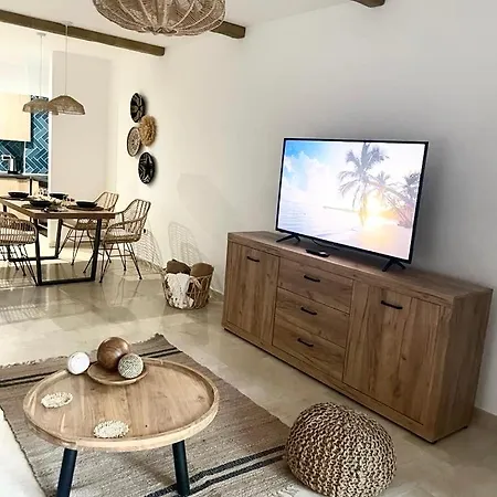 El Nautico Coral Suite - Oceanview Escape Apartment *